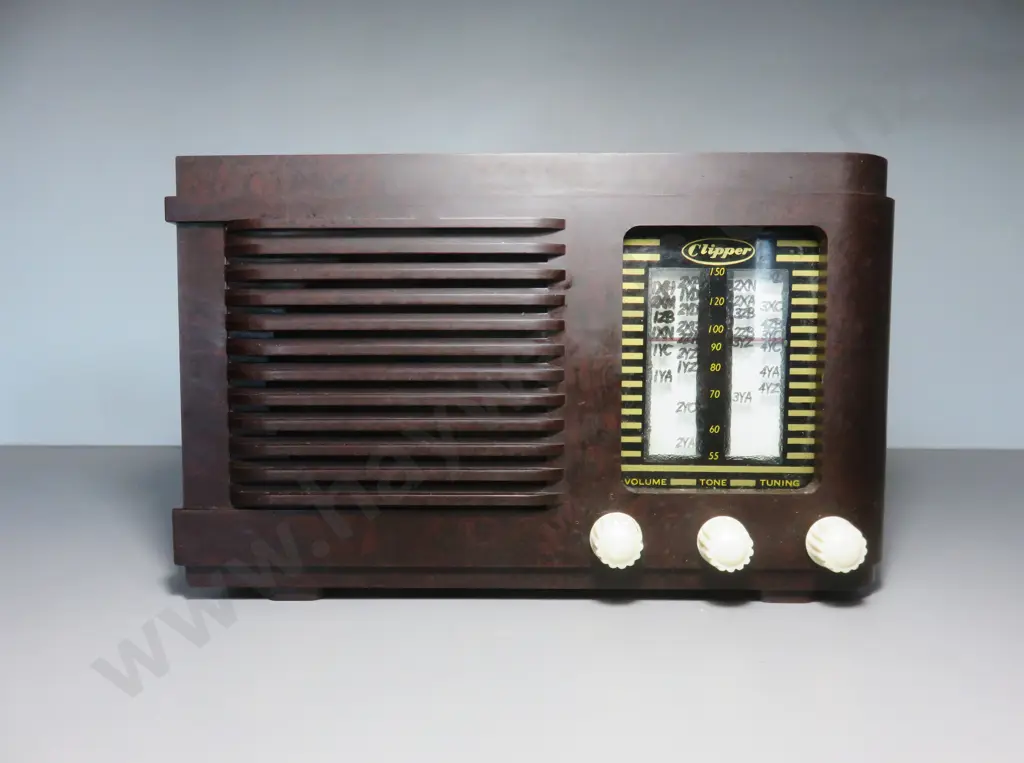 Vintage Clipper radio Image 1++