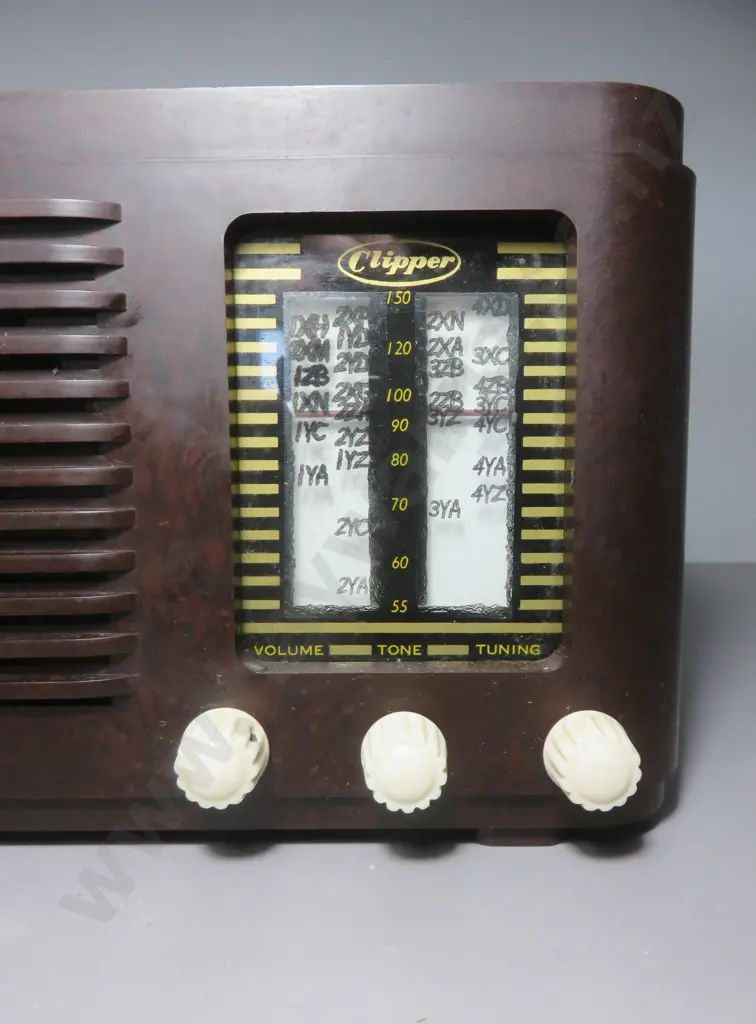Vintage Clipper radio Image 1++