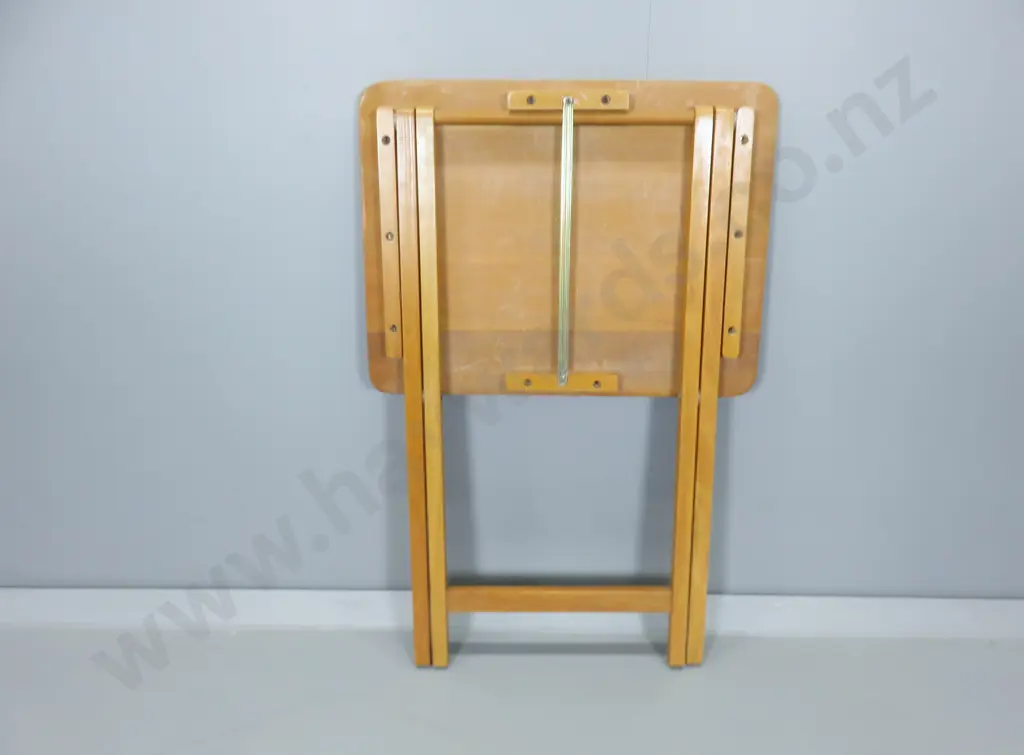 Folding occasional Table Image 1++