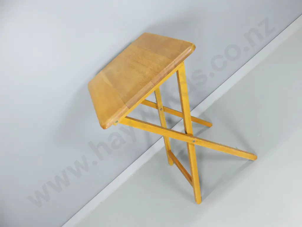 Folding occasional Table Image 1++