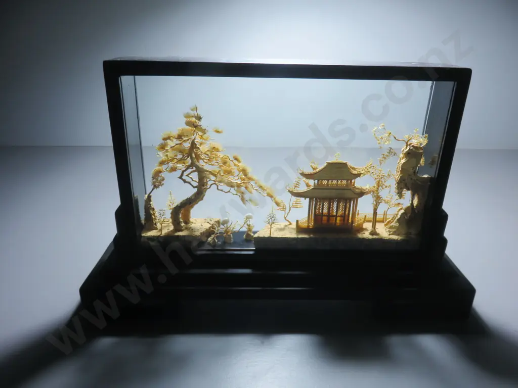 Three vintage oriental cork Dioramas. Image 1++