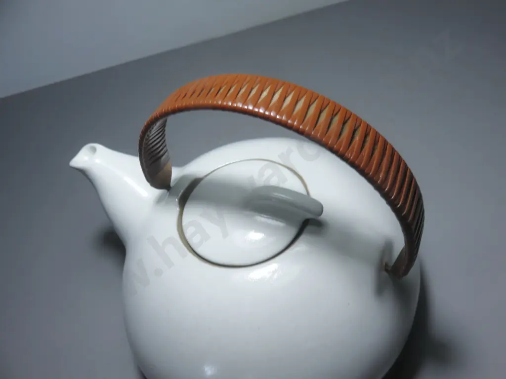 Iconic Californian Edith Heath (1911-2011) stoneware teapot Image 1++
