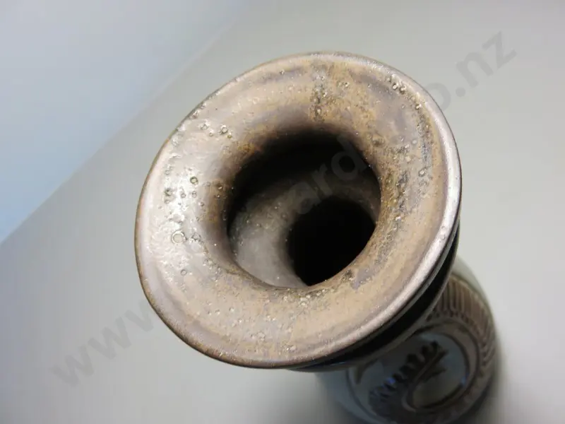 Period English studio potted vase with double flared upper rim Image 1++