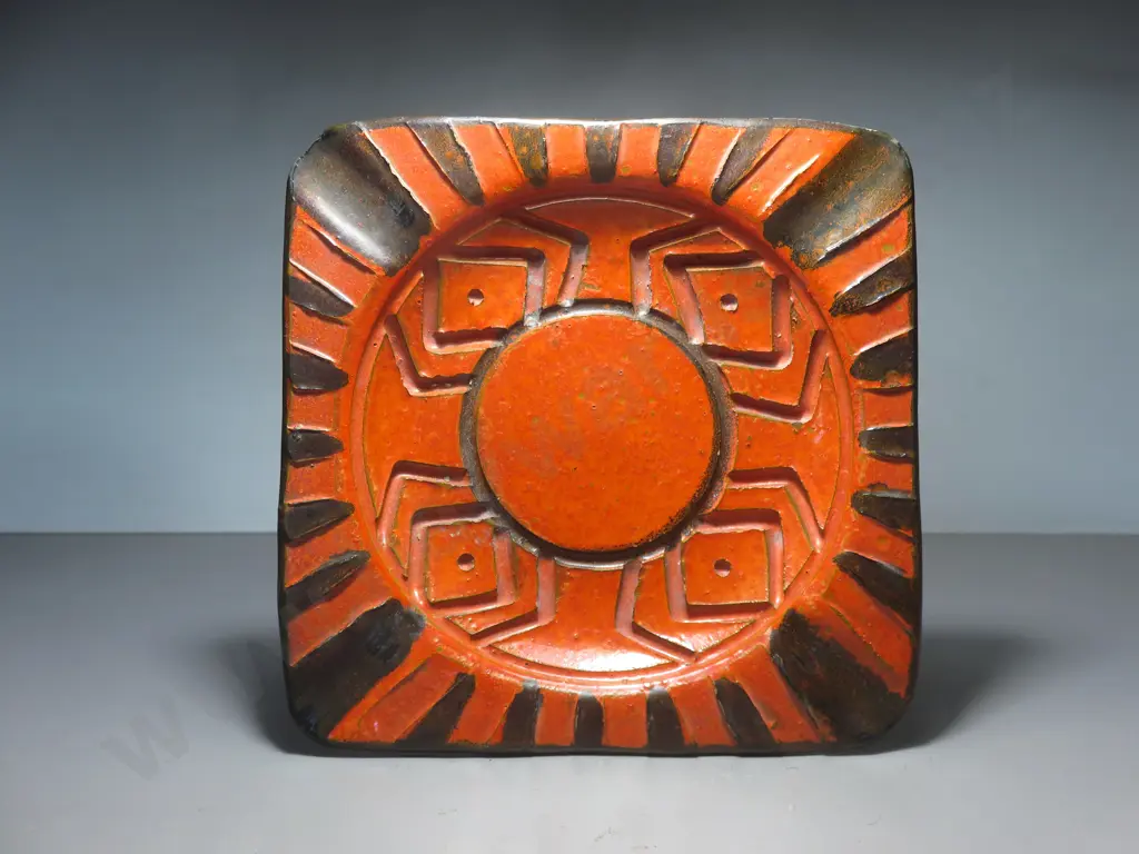 Mid-century heavily carved Italian studio potted ashtray Image 1++