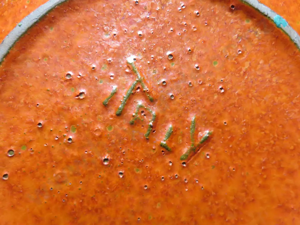 Mid-century heavily carved Italian studio potted ashtray Image 1++