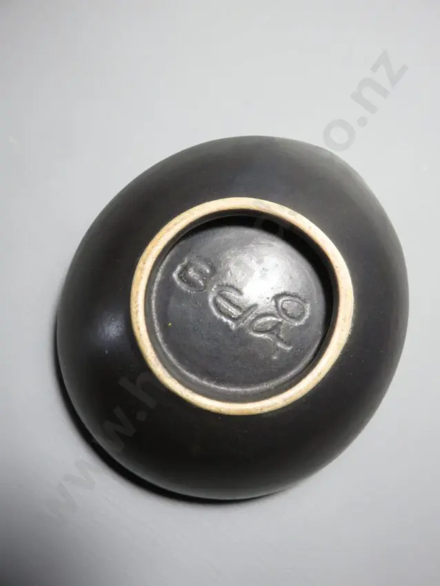 Mid-Century Scandinavian asymmetric pottery bowl from the Bekå studio Image 1++