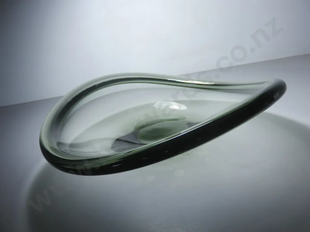 Per Lütken for Holmegaard of Denmark freeform art glass bowl Image 1++