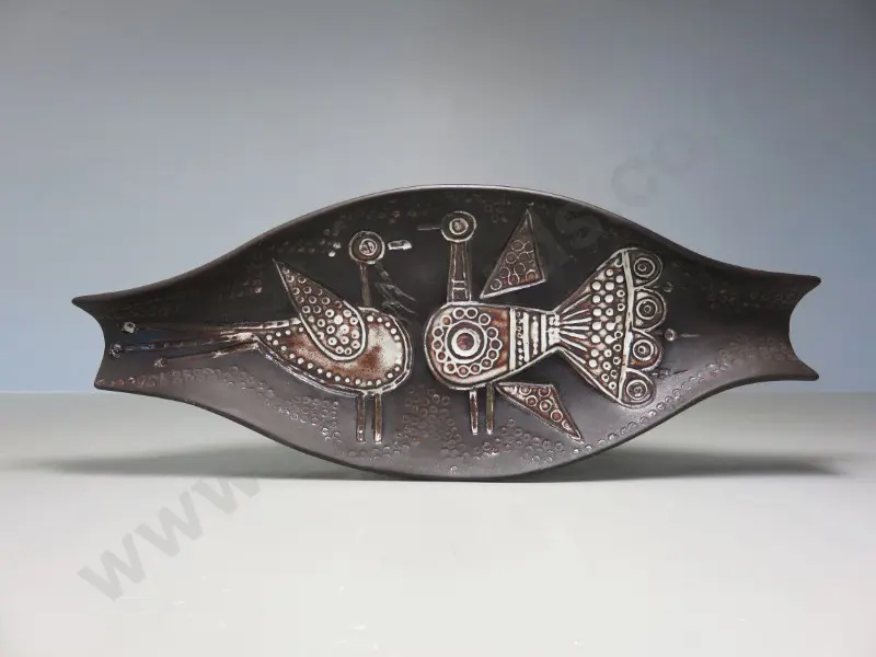 Mid-Century Scandinavian pottery vessel featuring two stylised birds in classic period form Image 1++