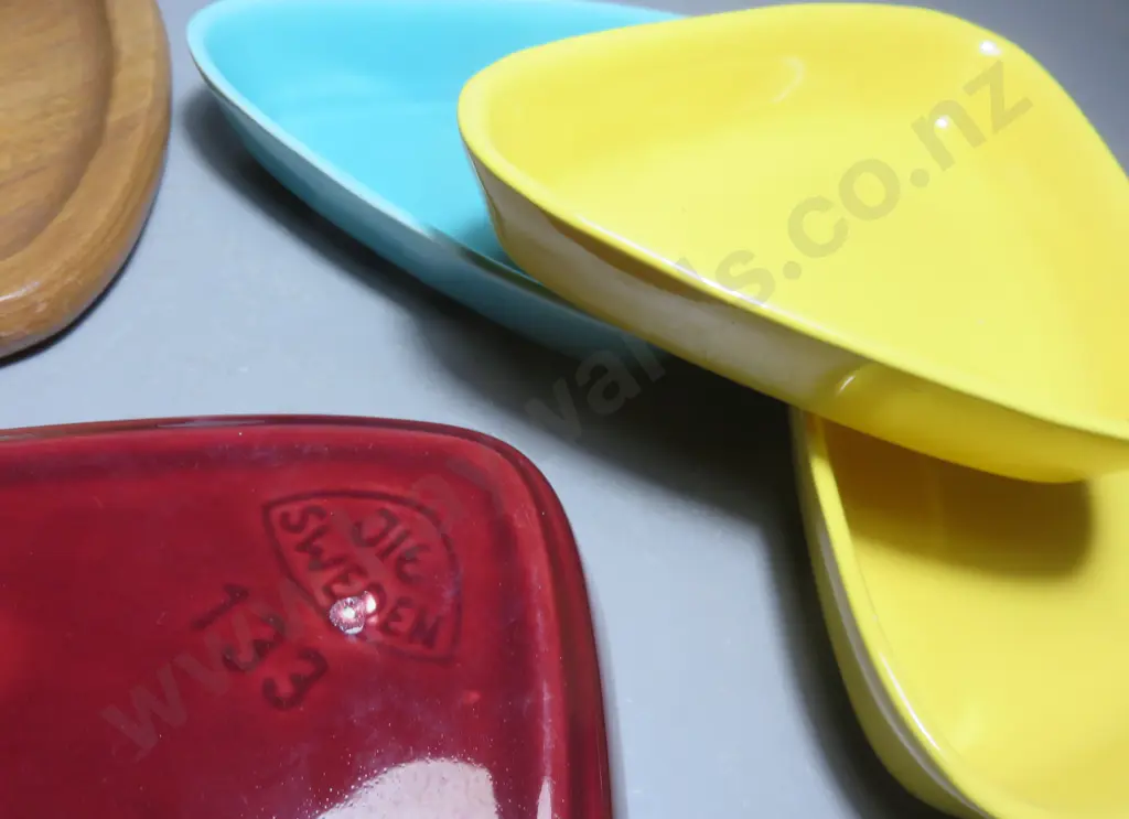 Mid-century Scandinavian nibbles platter by Swedish studio Jie Keramik Image 1++