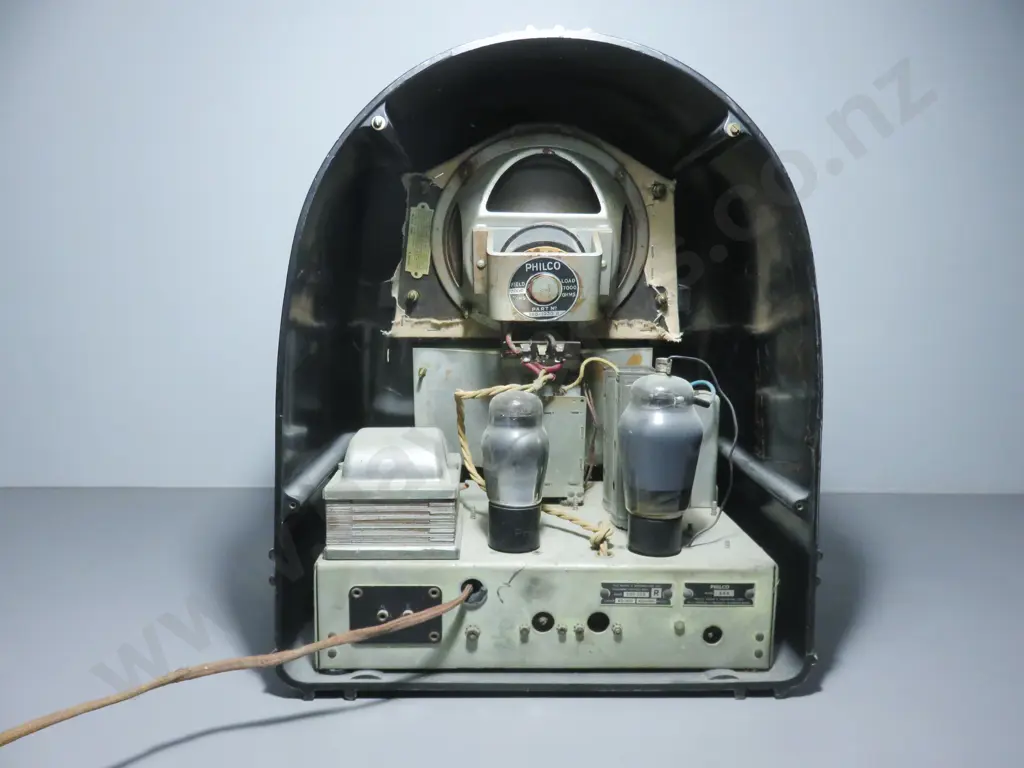 Philco 444 "People's Set" Radio (1936) Image 1++