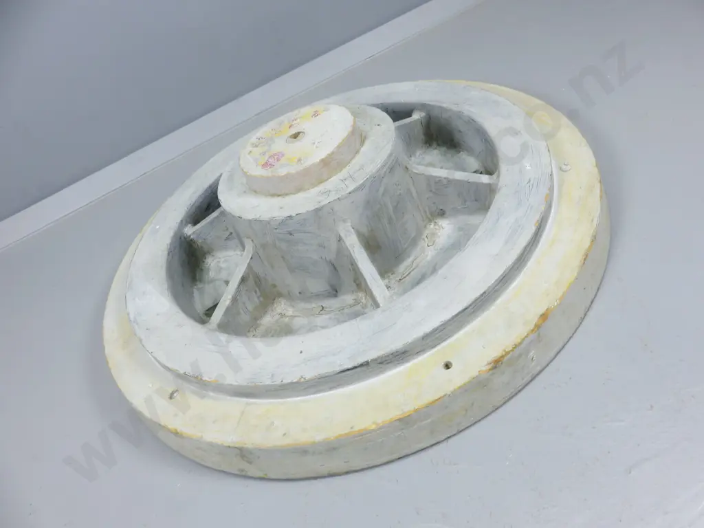 Early Large round timber Foundry Form Image 1++