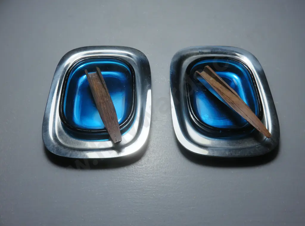 Matched pair of mid-century Danish table salts by Lundtoffe Image 1++
