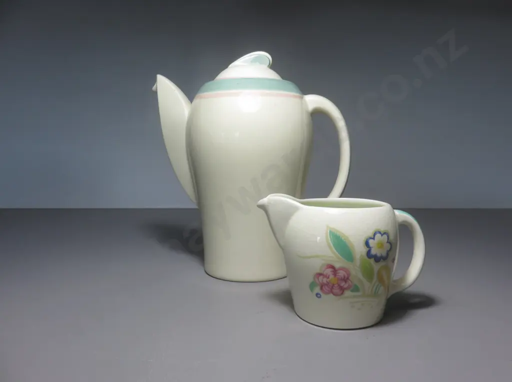 Susie Cooper art deco Coffee / Teapot with milk jug Image 1++