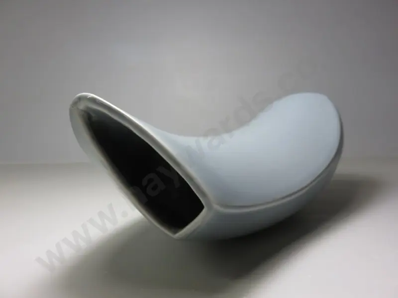 Mid-Century sculptural modernist ceramic vase from the English studio of Sylvac Image 1++