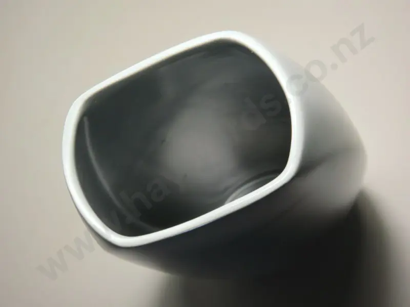 Mid-Century sculptural modernist ceramic vase from the English studio of Sylvac Image 1++