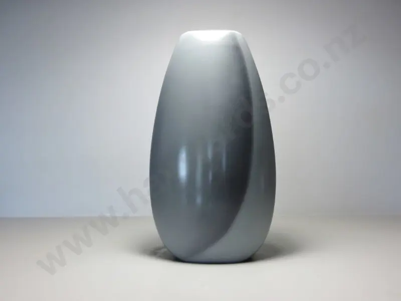 Mid-Century sculptural modernist ceramic vase from the English studio of Sylvac Image 1++