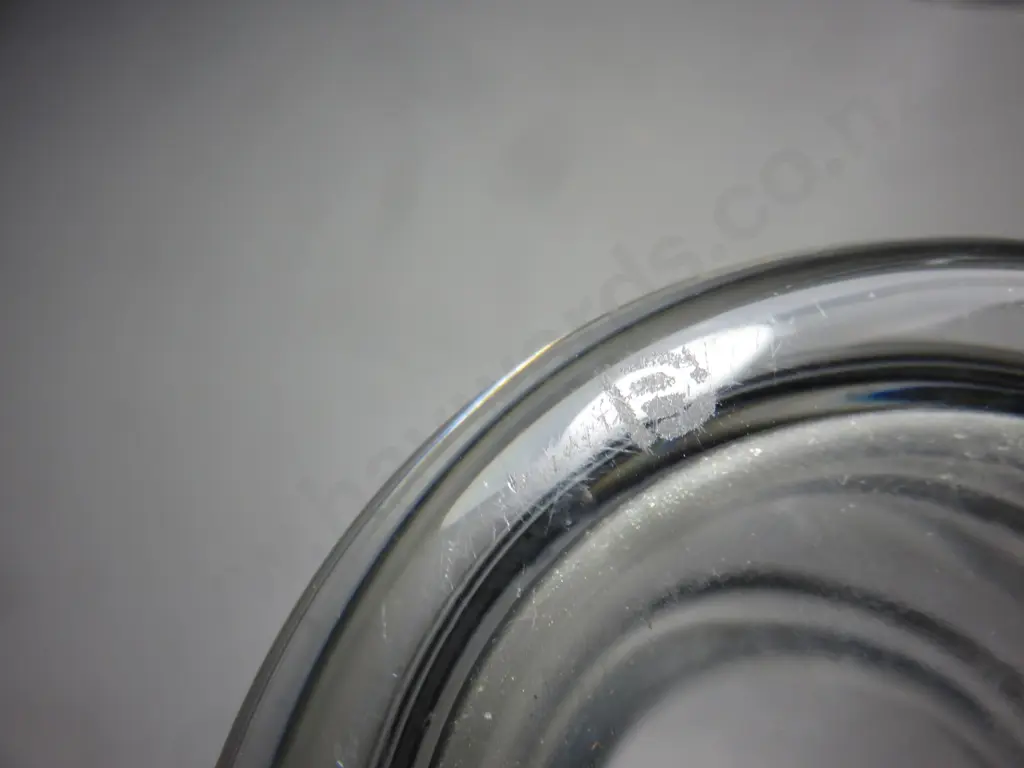 Collection of vintage glass ware Image 1++