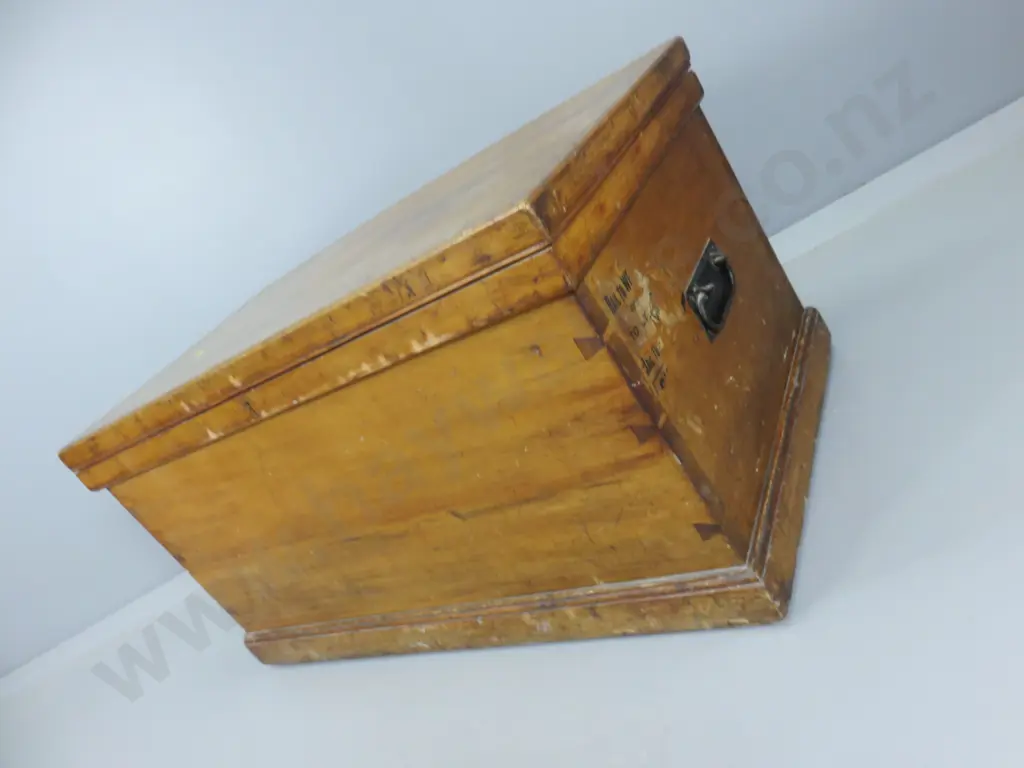 Early Baltic Pine Travel Trunk Image 1++