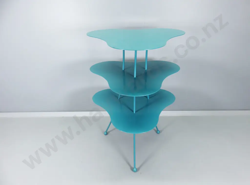 Three tiered metal Kidney shaped Display stand Image 1++