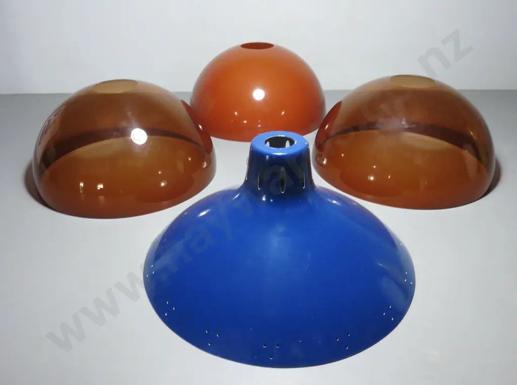 4 vintage lamp shades with galleries Image 1++