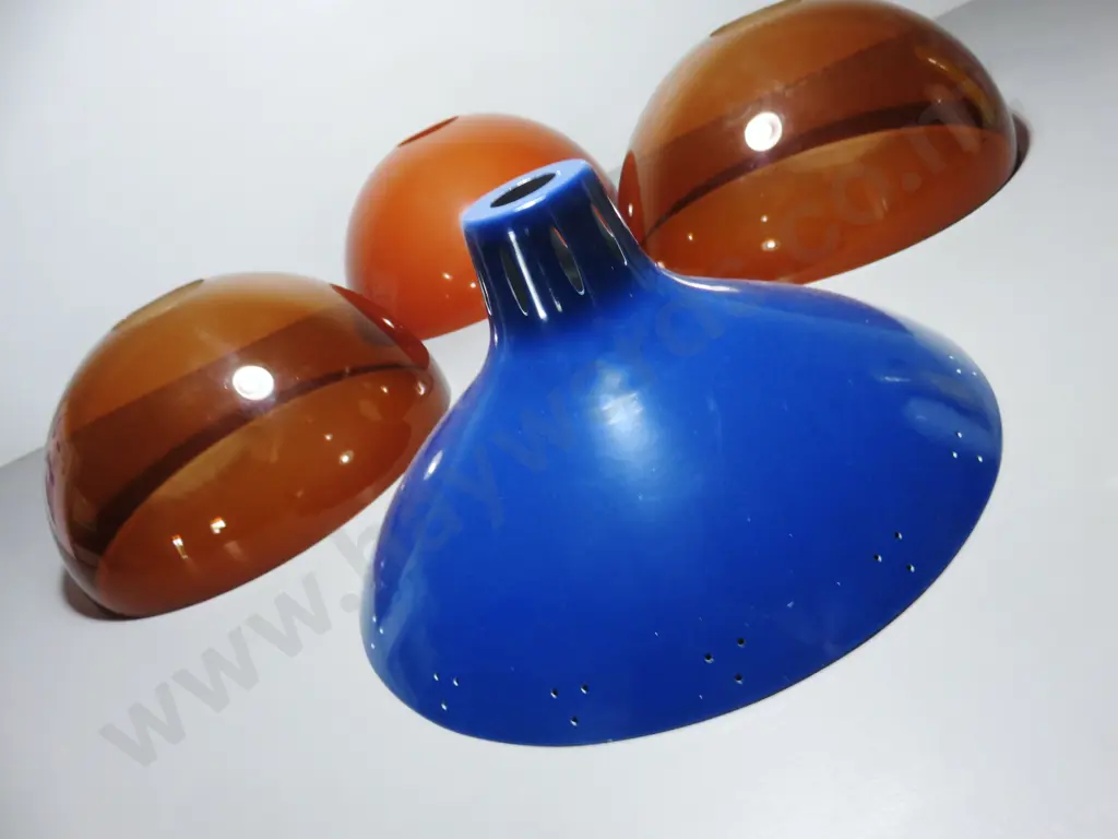 4 vintage lamp shades with galleries Image 1++