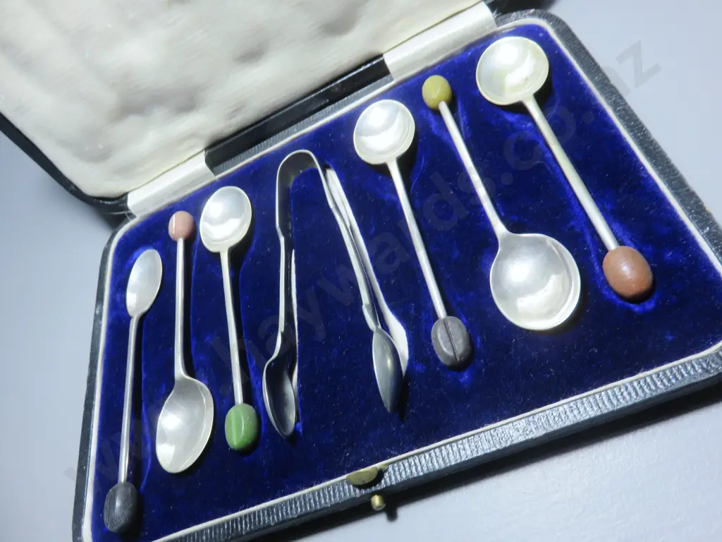 Boxed set of coffee bean spoons with tongs Image 1++
