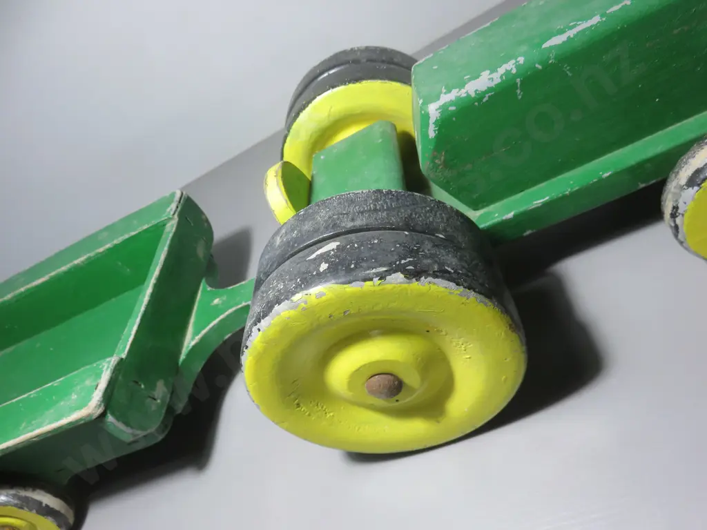 Vintage folk art tractor and trailer Image 1++