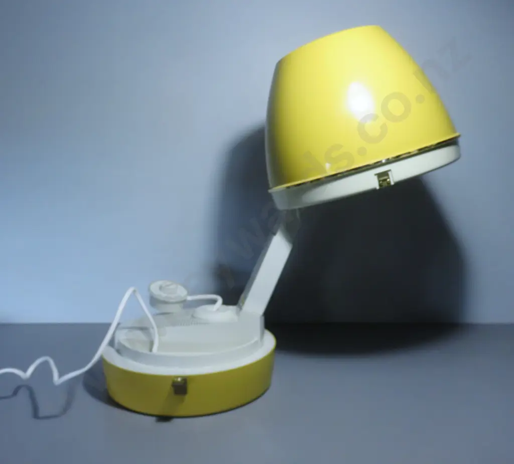 Large vintage Ralta hair Dryer Image 1++