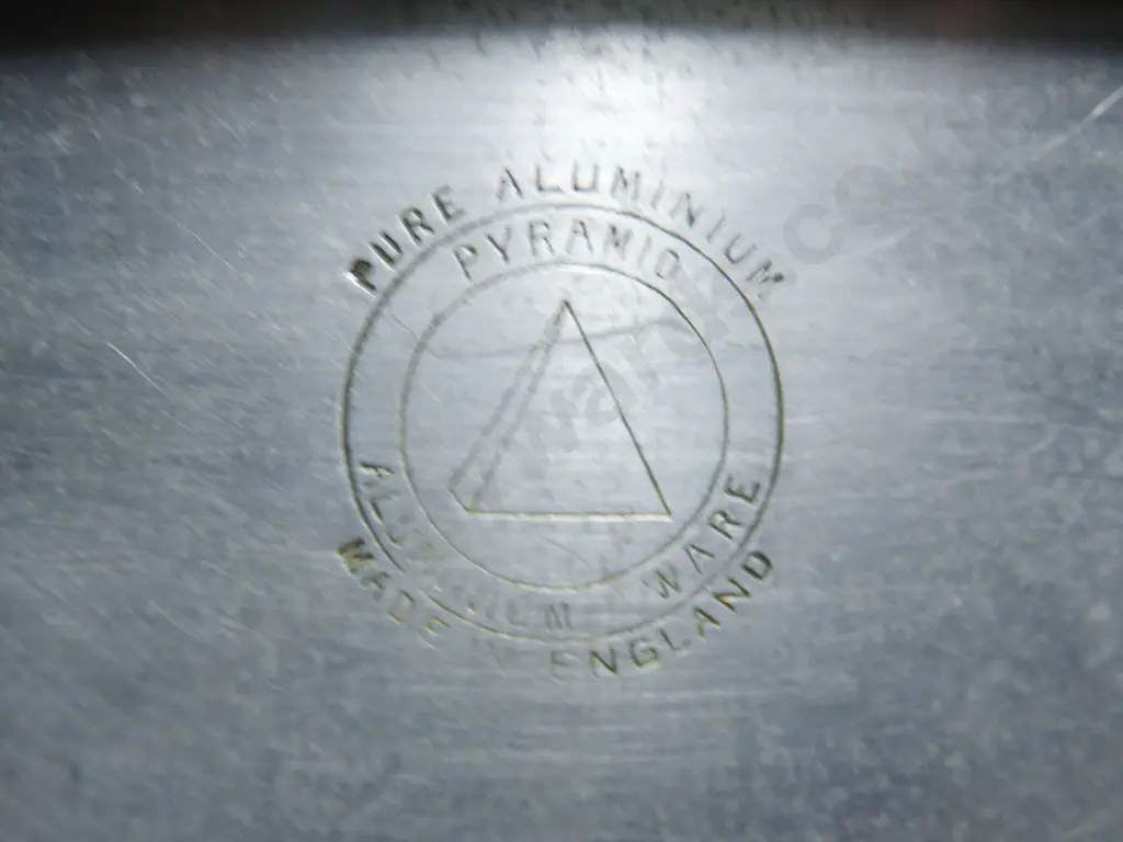 Set of six early to mid-20th century Aluminium kitchen storage Canisters Image 1++