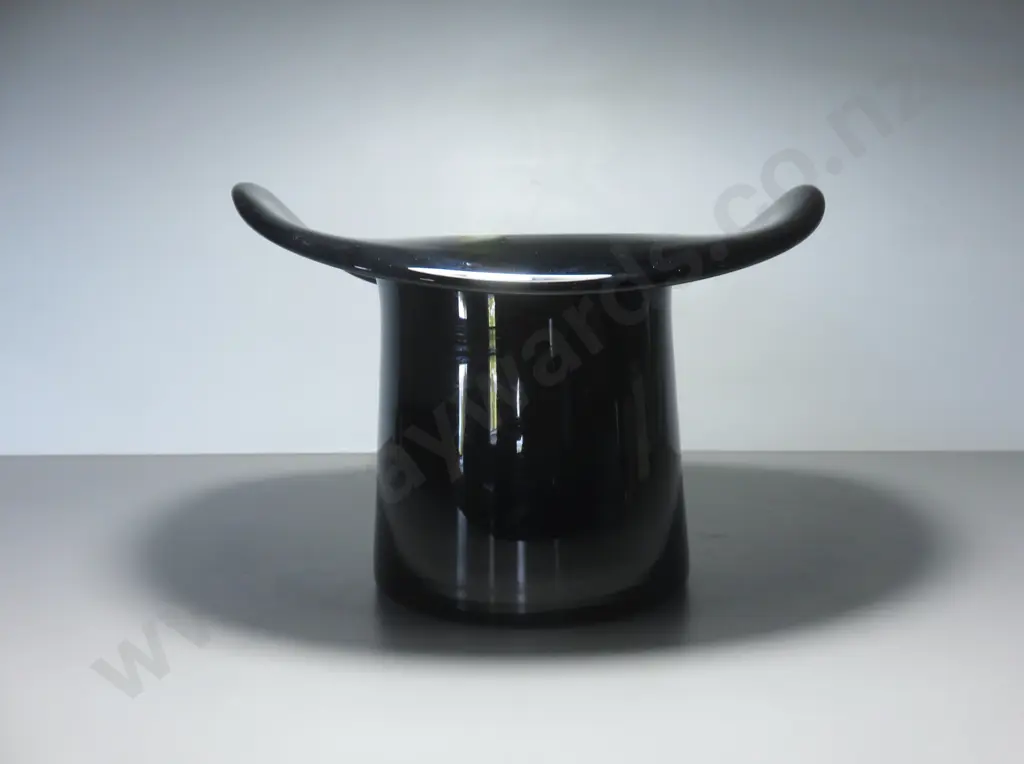 Full sized art glass Black Top hat Image 1++