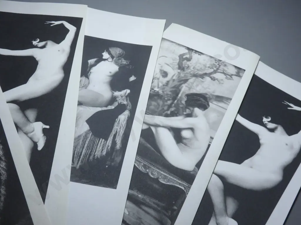 Reproduction Ziegfeld girl images in black in white Image 1++
