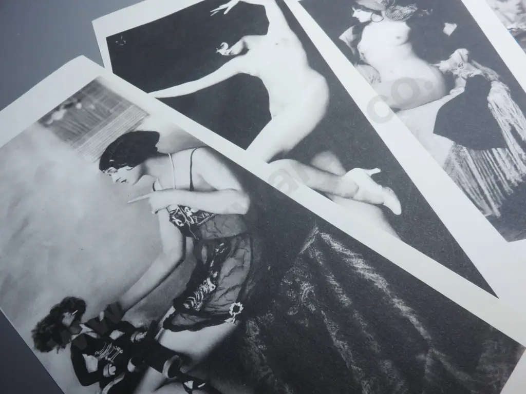 Reproduction Ziegfeld girl images in black in white Image 1++