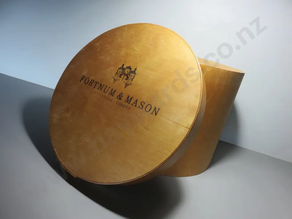 Large round Fortnum and Mason of Piccadilly London timber box Image 1++