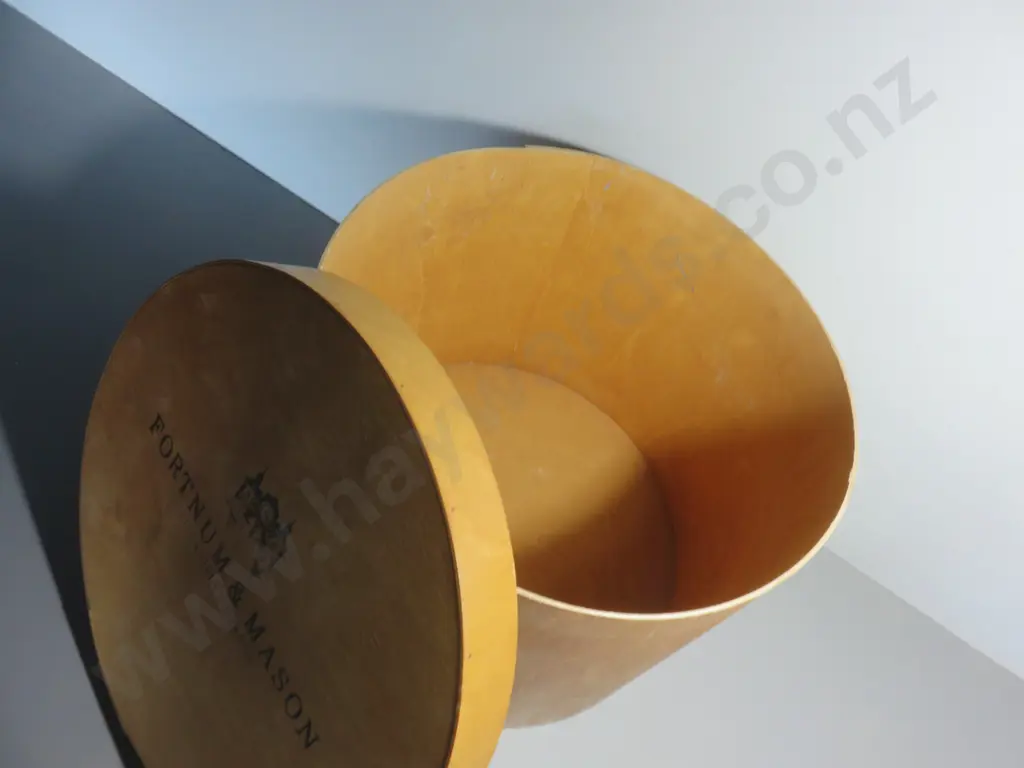 Large round Fortnum and Mason of Piccadilly London timber box Image 1++