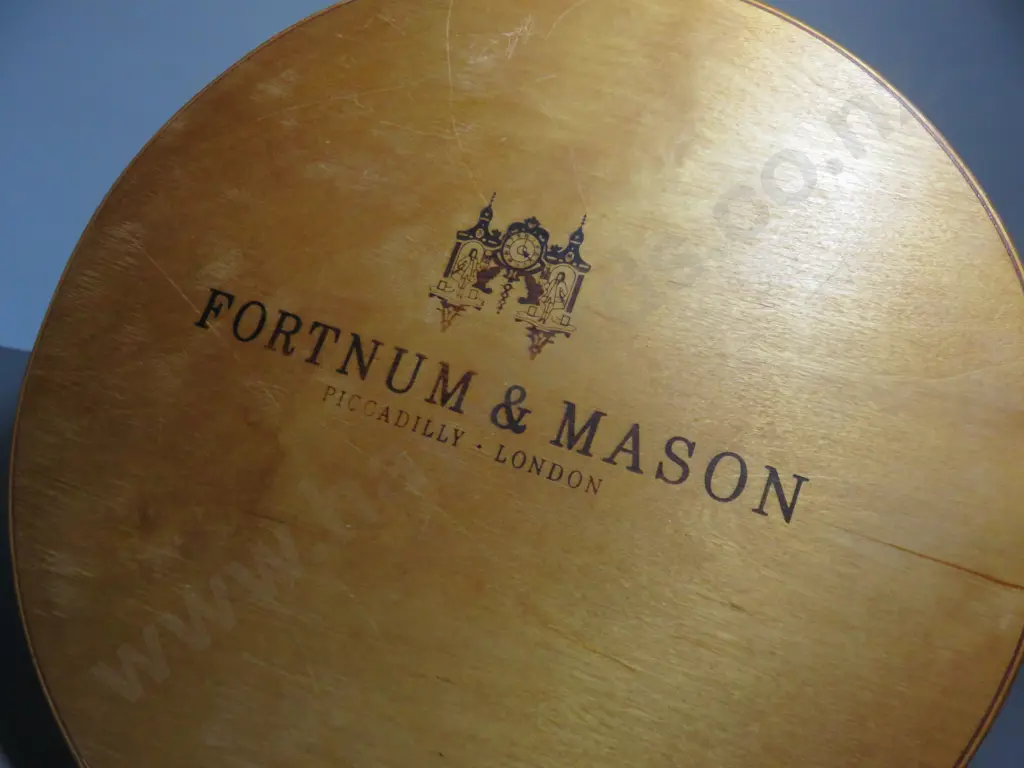 Large round Fortnum and Mason of Piccadilly London timber box Image 1++