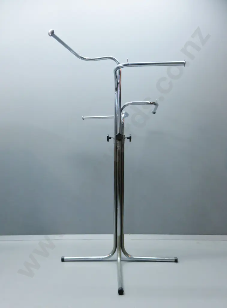 Made in NZ 1960's shop display clothes rack h-1600 Image 1++