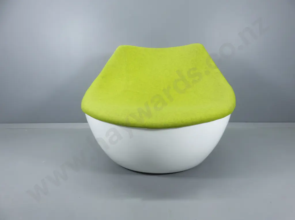 Vintage “space age” Christophe Pillet designed “Orbital” chair for Modus Image 1++