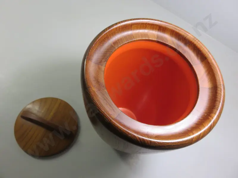 Scandinavian mid-century staved teak ice bucket with fitted matching lid Image 1++