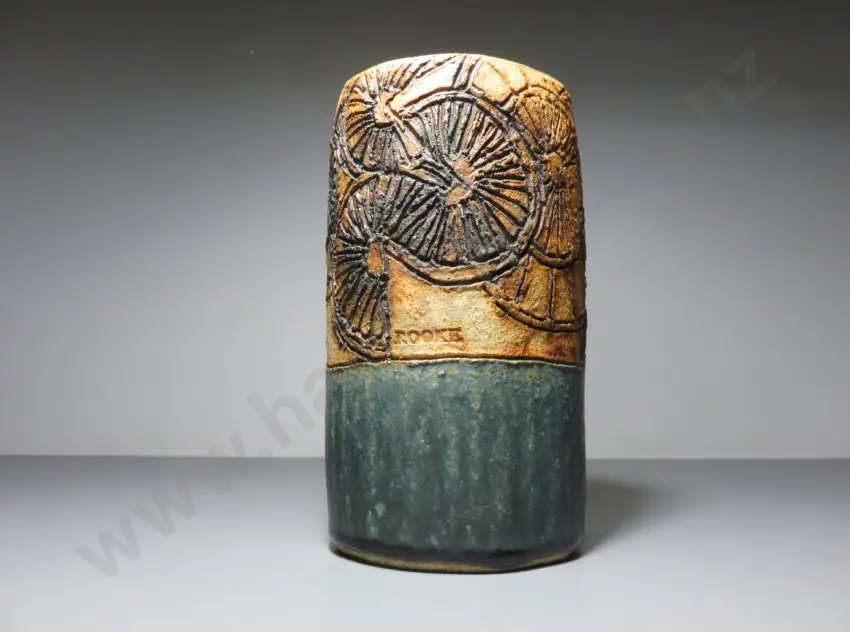 Large early brutalist studio potted vase by British ceramicist Bernard Rooke Image 1++