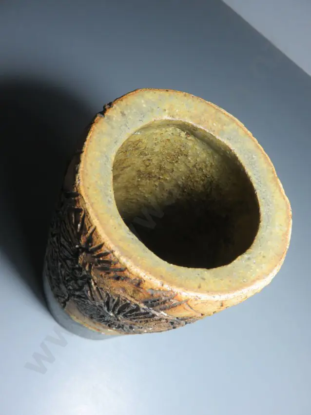 Large early brutalist studio potted vase by British ceramicist Bernard Rooke Image 1++