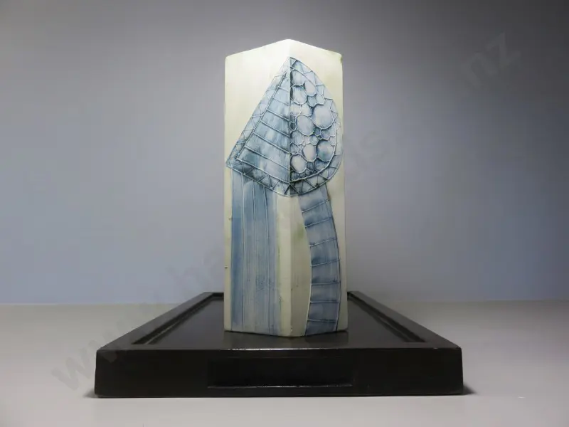 Period carn pottery vase from the Cornish studio of john Beusmans Image 1++