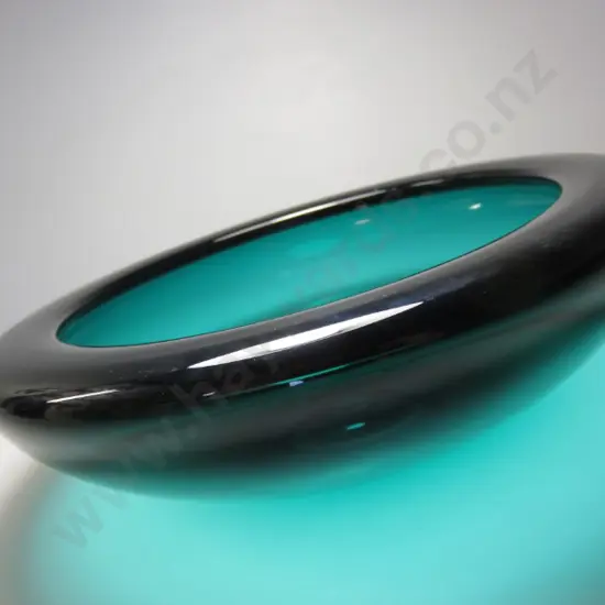 Mid-century Per Lütken for Holmegaard of Denmark art glass “Provence” bowl
