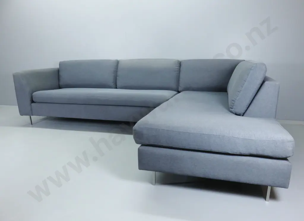 Large contemporary two piece L shaped lounge corner suite Image 1++