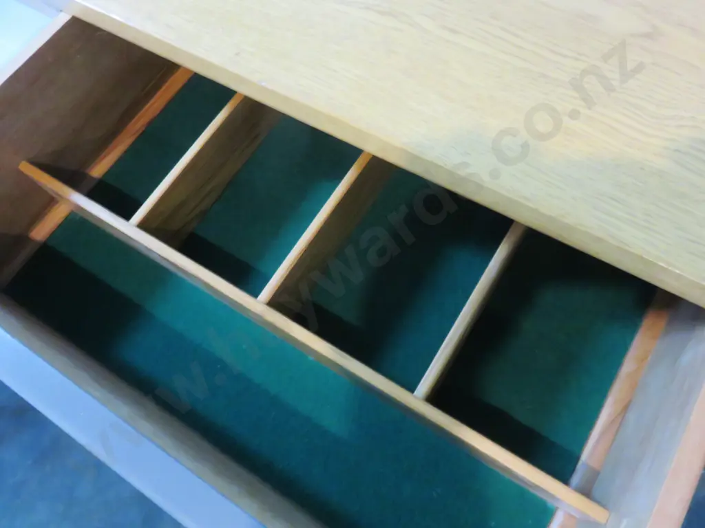 Mid-century credenza stood on original “Hair Pin” legs Image 1++