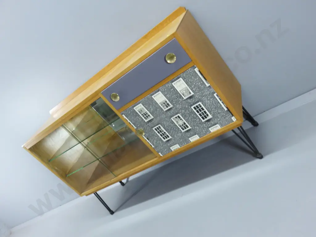 Mid-century credenza stood on original “Hair Pin” legs Image 1++