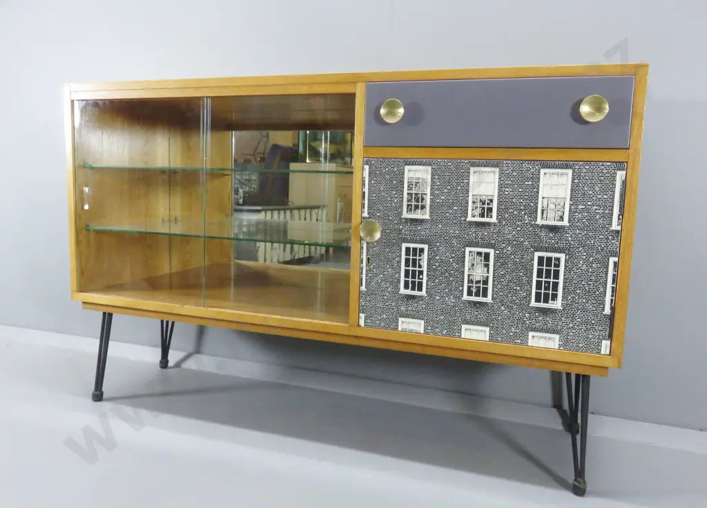 Mid-century credenza stood on original “Hair Pin” legs Image 1++