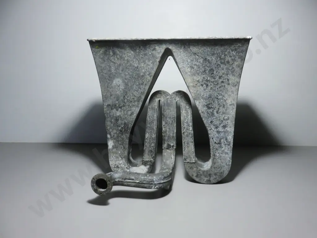 Early Gramophone horn Image 1++