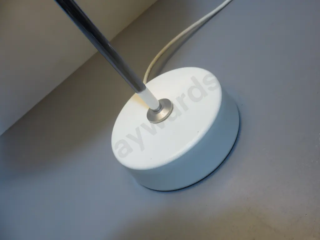 White 1960’s mushroom lamp Image 1++