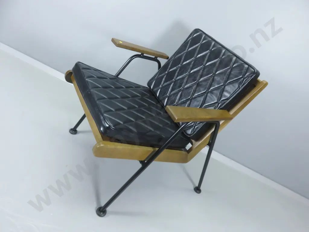 Reproduction mid century styled chair Image 1++