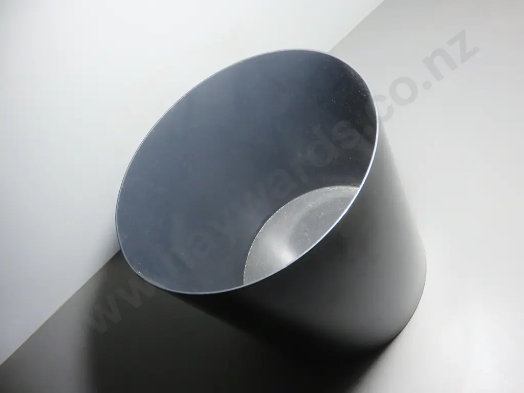 Large metal bin / log store Image 1++
